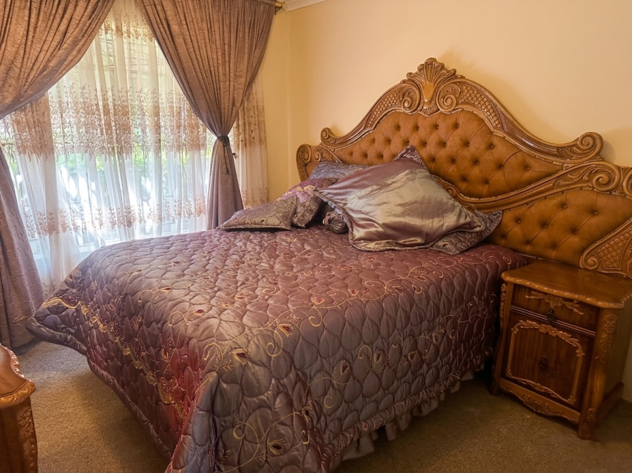 4 Bedroom Property for Sale in Safari Gardens North West